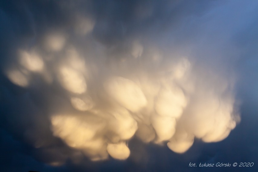 Mammatus nad Chojnicami. Spektakularny widok na niebie