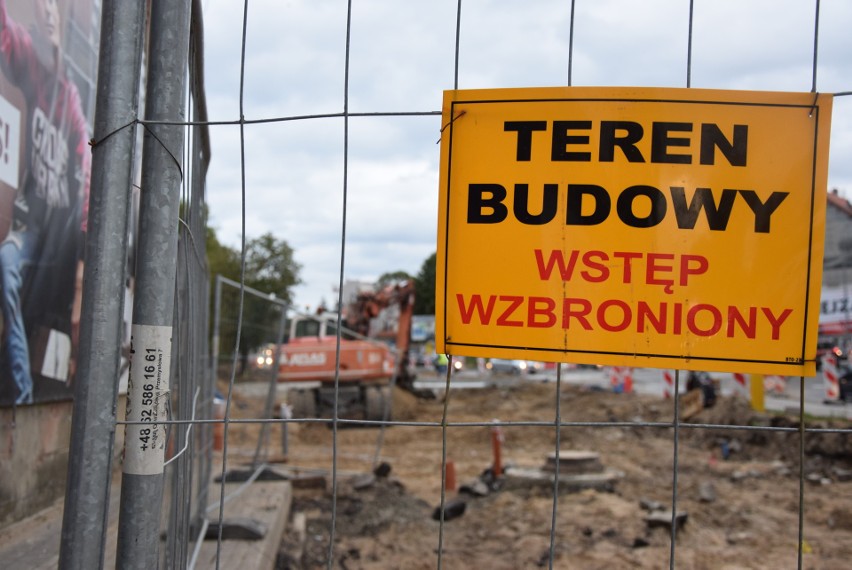 Sprawdzamy, jak przebiegają prace przy ul. Wrocławskiej w...