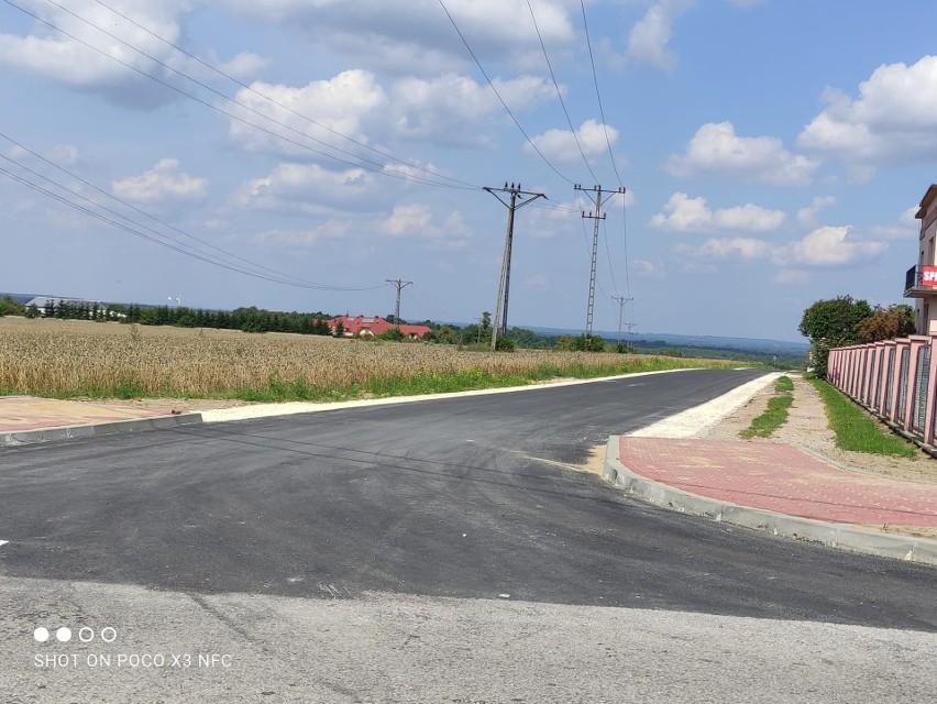 Wyremontowana droga w Modliszewicach już odebrana i gotowa do użytkowania