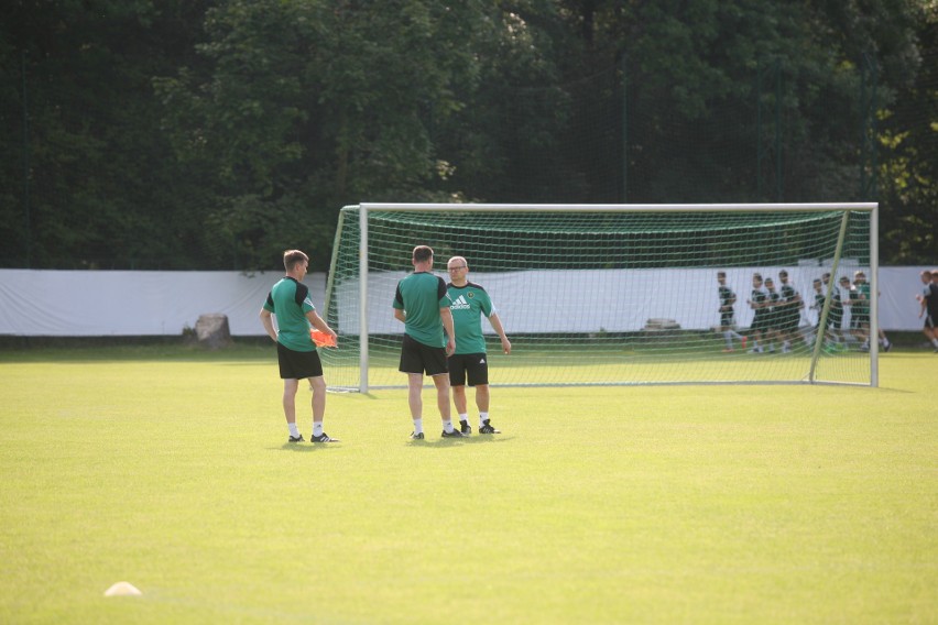 Piłkarze GKS Katowice na treningu we wtorek 20 czerwca 2017
