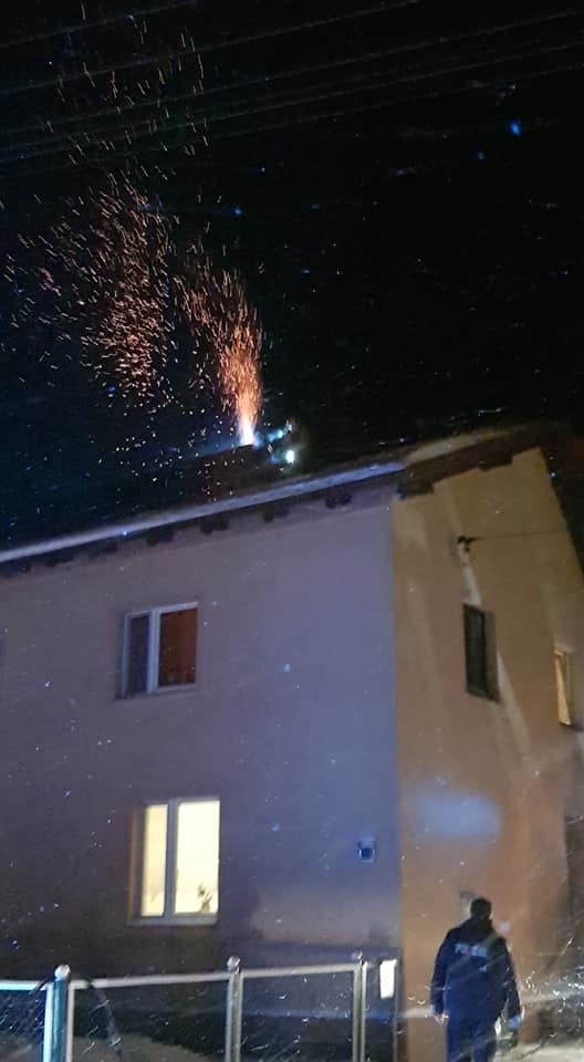 W Brzeźnie Szlacheckim i Suchorzu doszło do pożarów kominów...