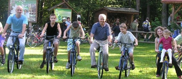 Rodzinne rajdy rowerowe to był jeden z hitów ubiegłych lat. Gmina ma do tego doskonałe warunki.