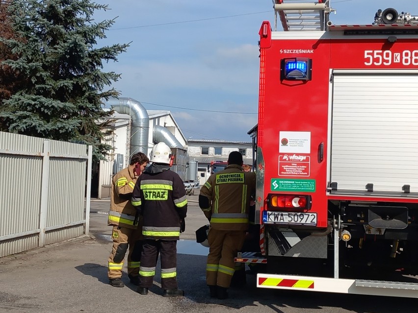 Wielki pożar w Tomicach. Walczą z nim 22 zastępy straży...