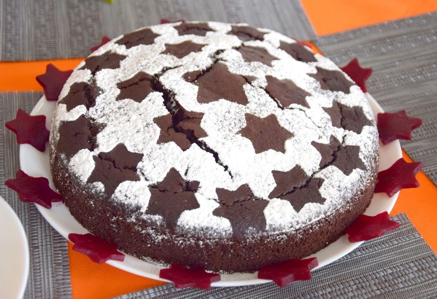 Przepis na ciasto czekoladowo-buraczkowe od dziewczyn ze...