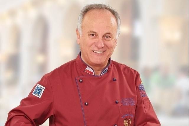 Zmagania będzie oceniało jury, na czele z szanowanym szefem kuchni, o znanym nazwisku Teo Vafidis.