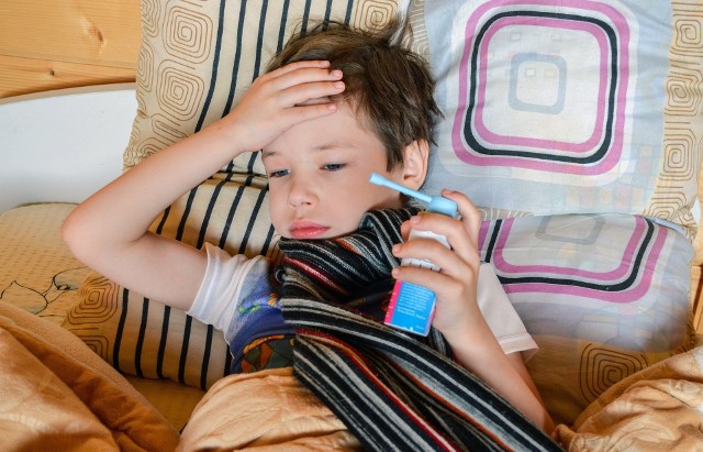 Według najnowszych badań nawyki związane ze snem mogą mieć kluczowe znaczenie przy rozwoju astmy. Zdjęcie ilustracyjne