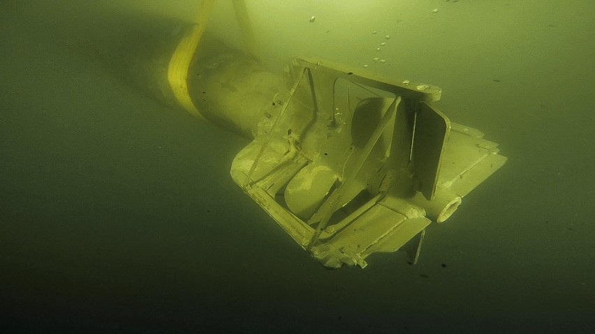 Z Miedwia wydobyta została 700 kg lotnicza torpeda. Leżała w wodzie 76 lat. Trafiła do Fortu Gerharda - Muzeum Obrony Wybrzeża w Świnoujściu
