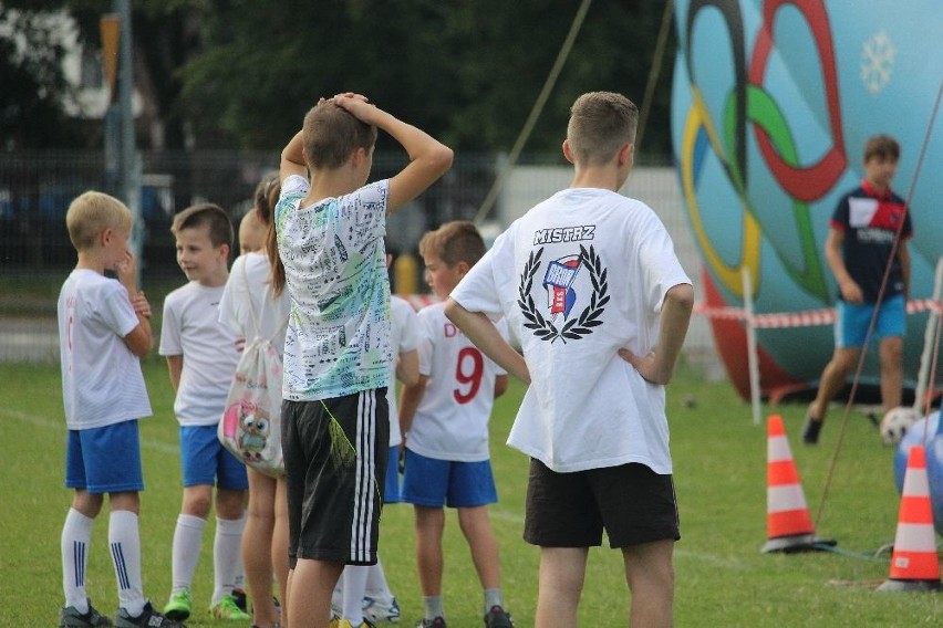 Piłkarze Broni Radom bawili się na sportowym pikniku