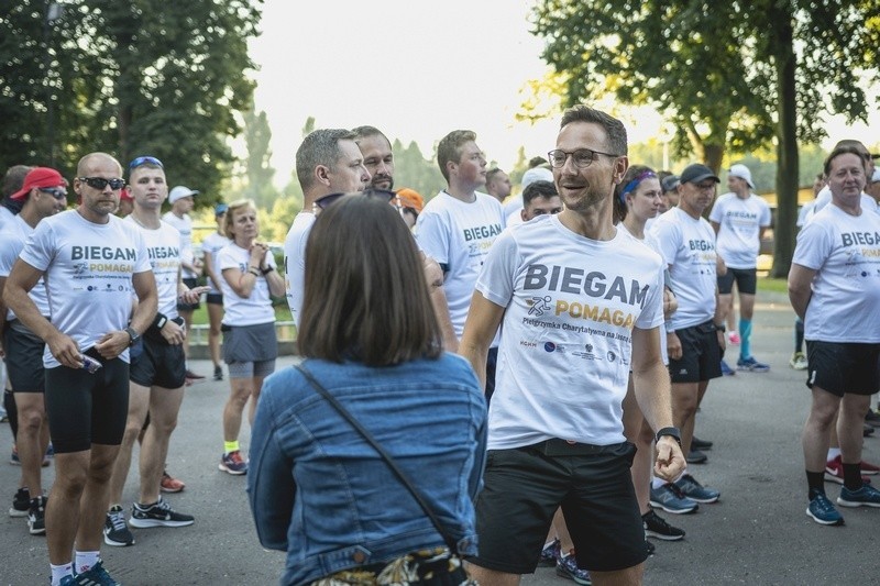 Pokonali 130 kilometrów.  Z inicjatywy posła Waldemara Budy.  Pobiegli na Jasną Górę w szczytnym celu [GALERIA ZDJĘĆ]