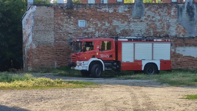 W niedzielę 25 czerwca spłonęły budynku gospodarcze na starówce we Włocławku