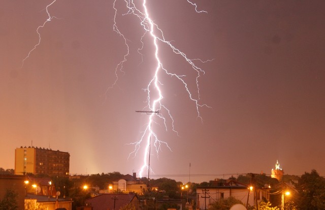 W poniedziałek nad Toruniem mogą pojawić się burze.