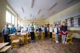 W połowie krakowskich szkół może nie być lekcji. Nauczyciele strajkują