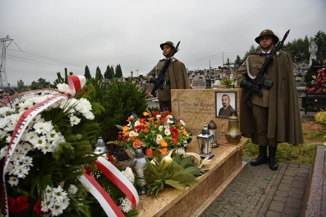 Żołnierze 1 batalionu strzelców podhalańskich uczcili pamięć st. chor. Jana Kiepury, który 10 czerwca 2013 r. poległ w Afganistanie.
