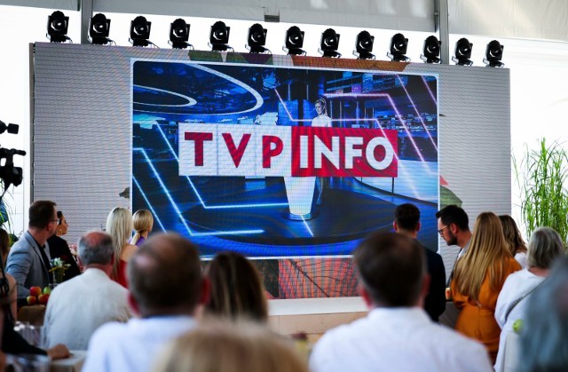 Elżbieta Żywioł powróciła do prowadzenia programów w TVP Info. Nowy dyrektor poinformował jednak, że ostatecznie została wycofana z anteny.