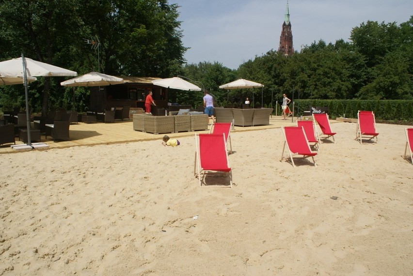 Caffe Plaża powstała w centrum Dąbrowy Górniczej, w parku...