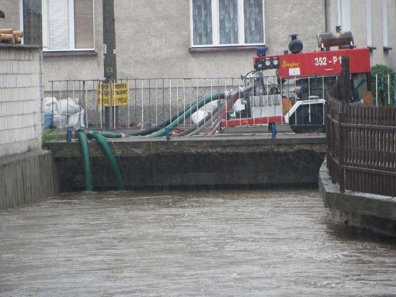 Koziegłowy: powódź opanowana. Woda wreszcie opadła