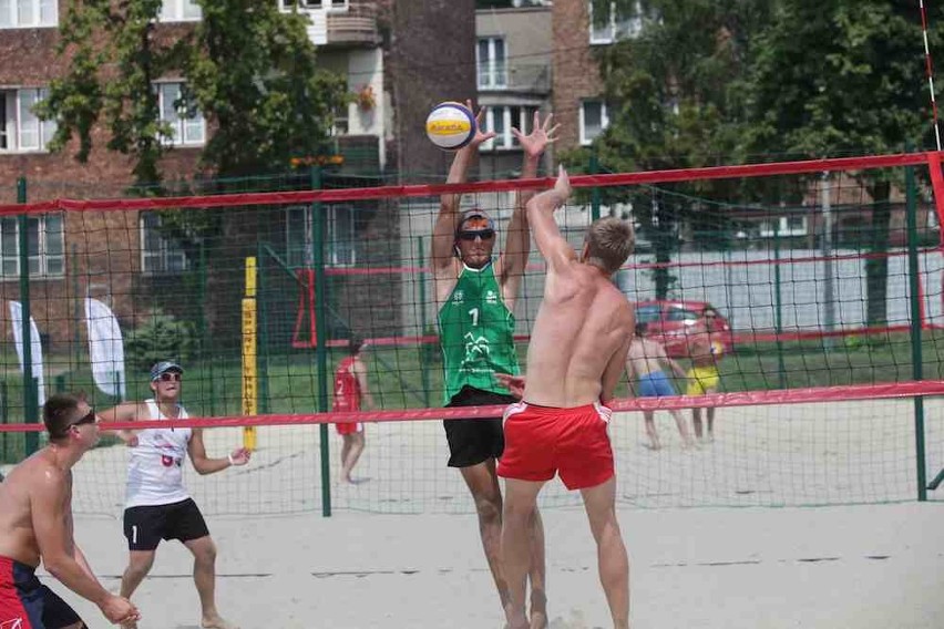 Siatkówka plażowa na stadionie Czarnych Sosnowiec