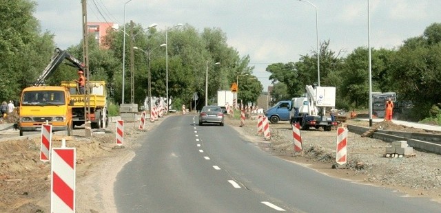 Kierowcy muszą uważać na ograniczenia prędkości i zmiany w organizacji ruchu w okolicach ronda na Bukowym.