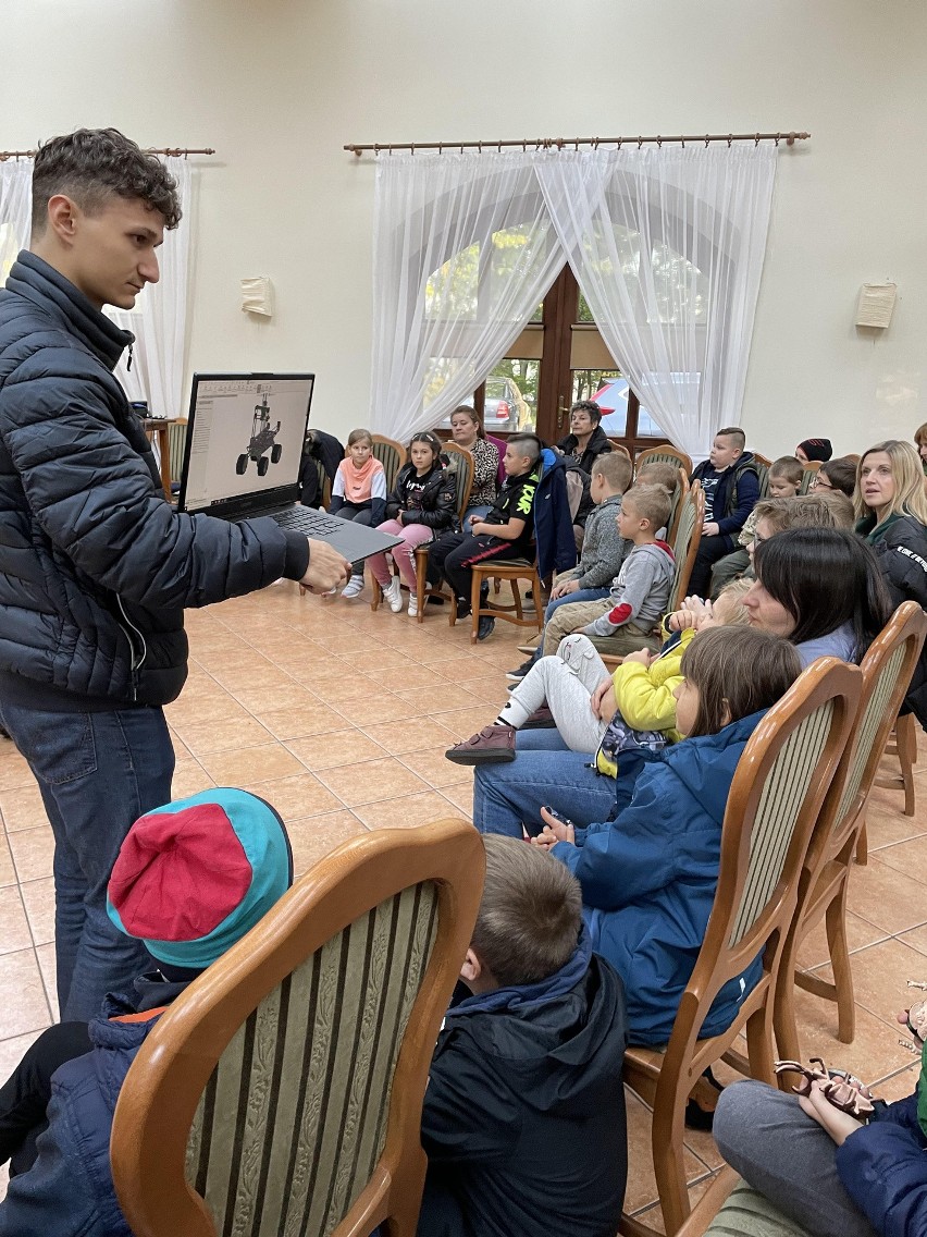 Łazik marsjański wylądował w Sichowie Dużym. To było kosmiczne spotkanie! (ZDJĘCIA)