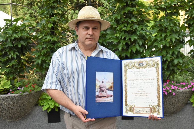 Janusz Wójcik wyróżnienie otrzymał od prezydenta węgierskiego miasta, Andrása Cser-Palkovicsa.
