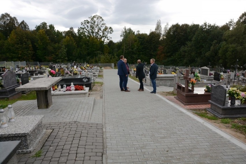 O realizacji tego zadania na cmentarzu w Krzyszkowicach...
