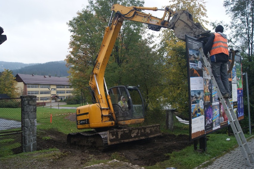 Zakopane: Ruszyła budowa nowego zjazdu do szkoły na Skibówkach [ZDJĘCIA, WIDEO]