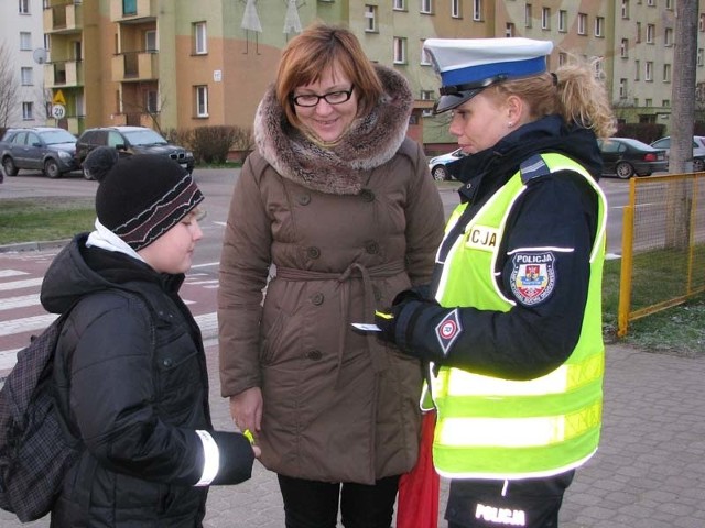 Jednym z uczniów, który dostał dzisiaj rano odblask, jest dziewięcioletni Kuba Szymczuk