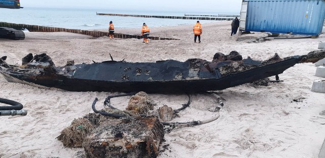Znalezisko zostało wyciągnięte na plażę w Mielnie