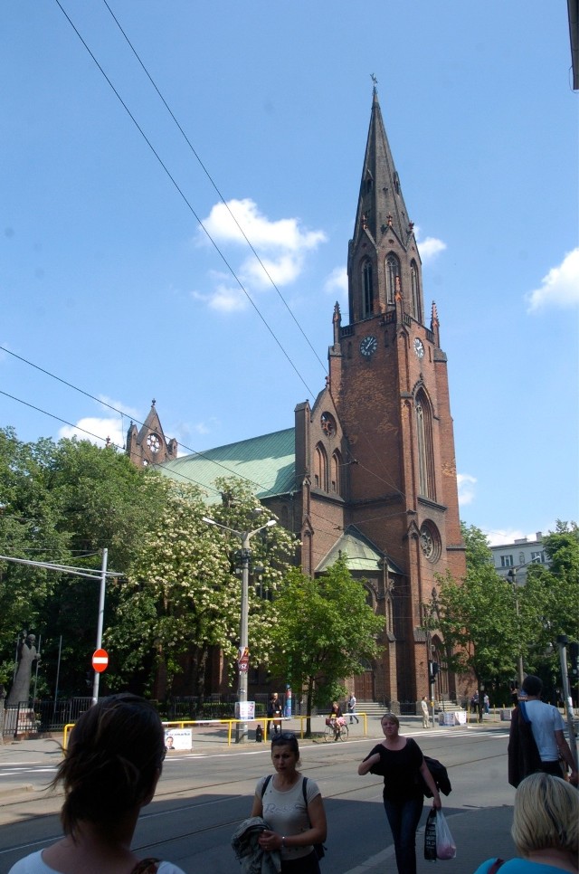 Parafia pw. Najświętszego Zbawiciela dostała od ministerstwa 700 tys. zł, a od miasta 140 tys. na remont wieży kościoła przy Fredry.
