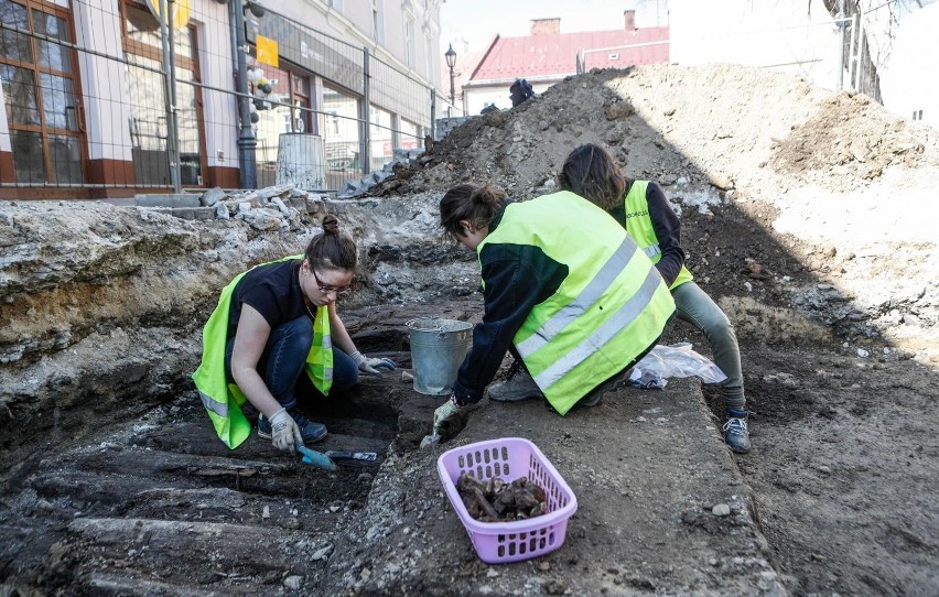 Archeolodzy pracują na ul. Kościuszki w Rzeszowie....