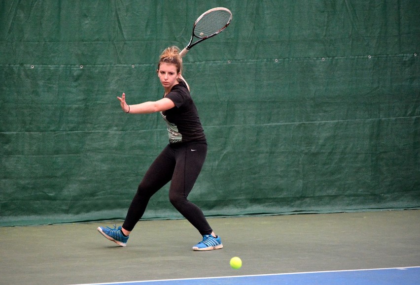 Nina Furmaniak, uczennica IX LO w Lublinie, trenuje tenis od...