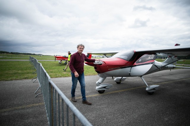 Samoloty, wiatrakowce, śmigłowce i inne piękne maszyny, w tym roku można było oglądać na lotnisku w podkieleckim Masłowie w ramach  IV Targów Lotniczych Aviation Expo 2022, które trwały w weekend 17-18 września.