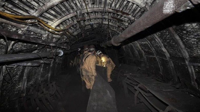 41 zakażeń pracowników w kopalniach Polskiej Grupy...