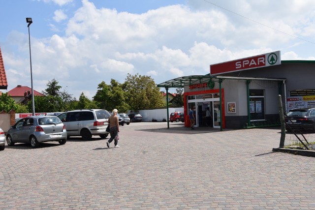 Do tragedii doszło na parkingu przy jednym z marketów na ul. Granicznej w Dąbrowie Tarnowskiej