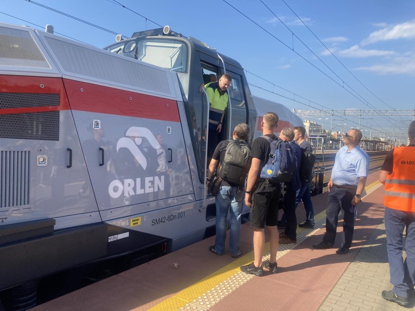 Pierwsze testy nowej lokomotywy wodorowej, którą Orlen kupił...