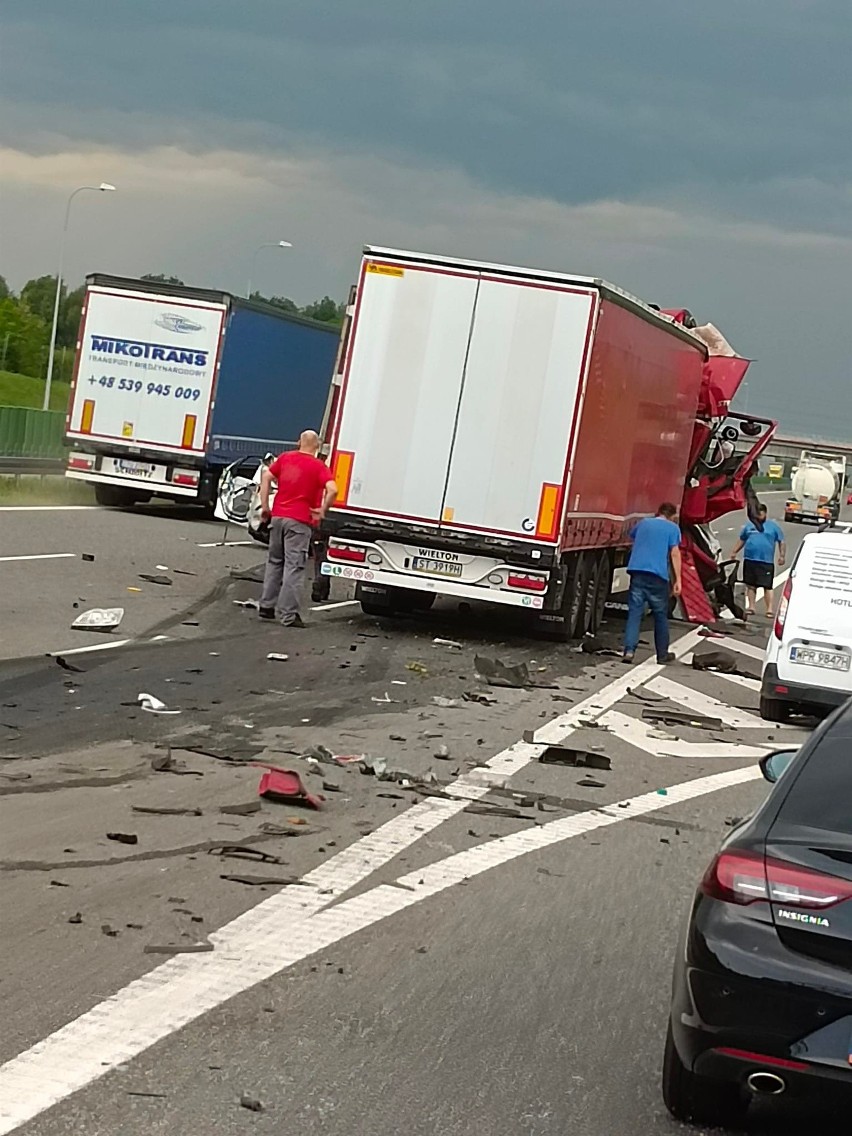 Wypadek na autostradzie A1 w Piekarach Śląskich