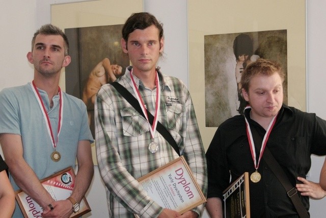 Od lewej Paweł Bajew, Jurij Djachyszyn i Michał Giedrojć im przypadły pierwsze trzy miejsca w jarosławskim festiwalu