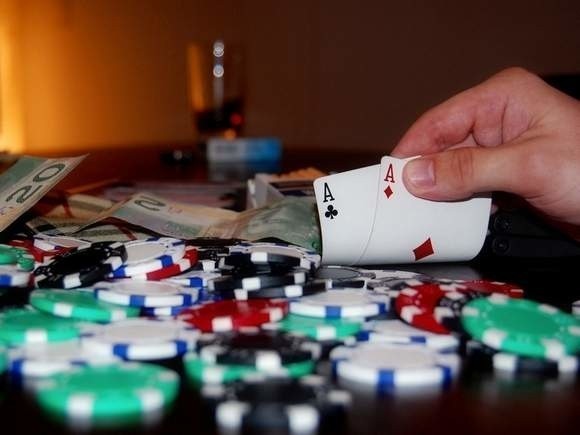 Turniej pokerowy zorganizowany podczas urodzin jednego z uczestników był według celników nielegalny.