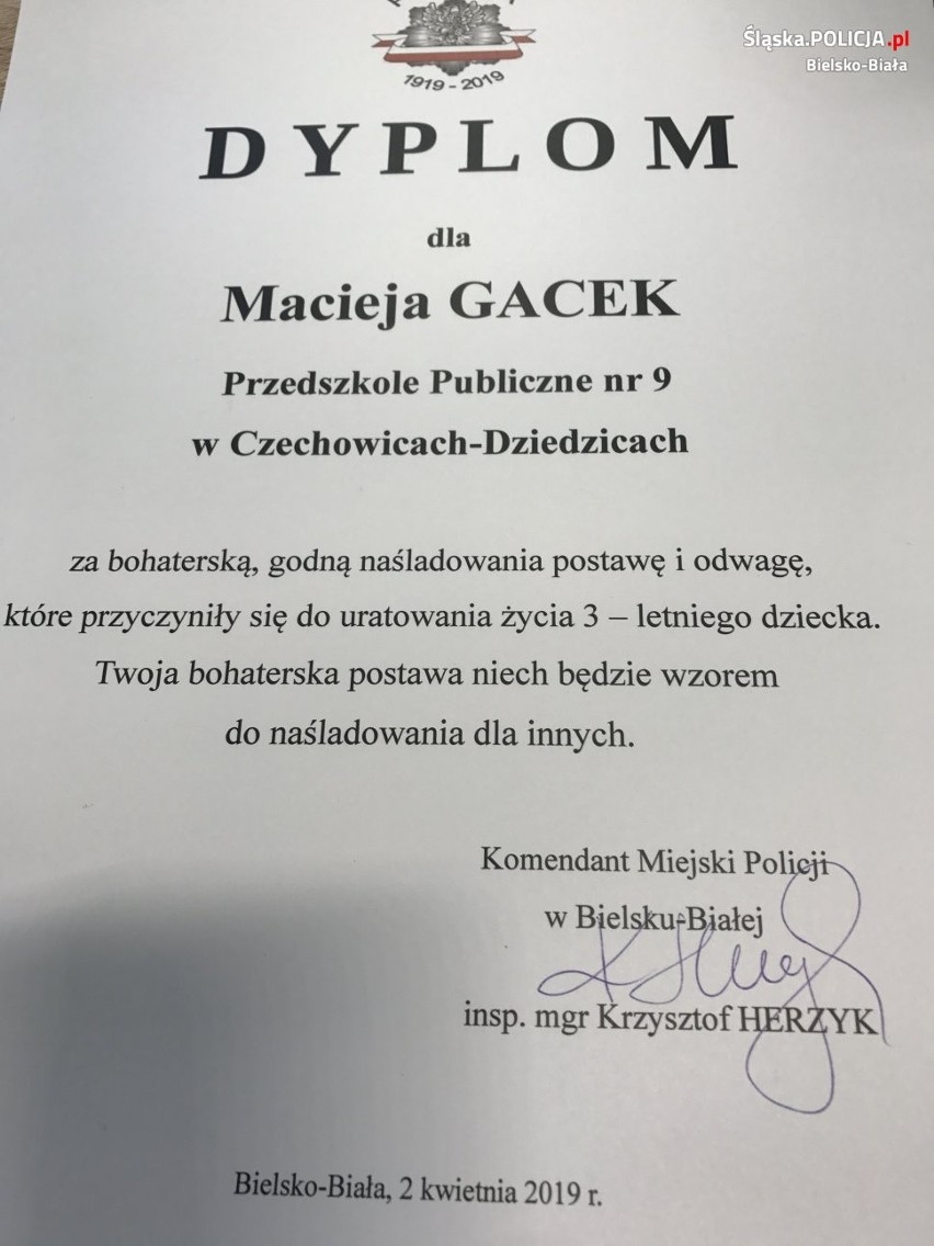 Maciek Gacek z Czechowic-Dziedzic uratował 3-latka łapiąc...