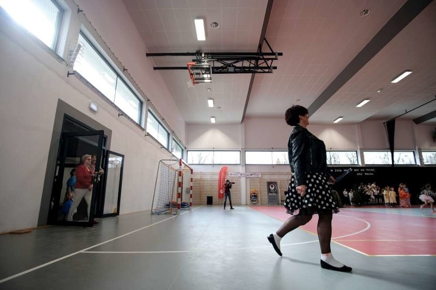 Owińska: Uczniowie mogą korzystać z nowej sali sportowej