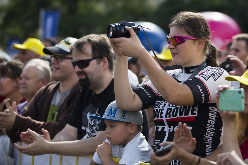 74. Tour de Pologne: prezentacja ekip na krakowskim Rynku