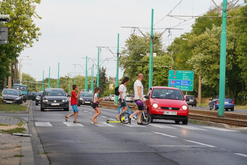 Osiem przejść dla pieszych na Grunwaldzie bez sygnalizacji...