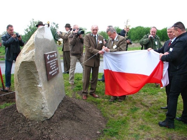 Odsłonięcie pamiątkowej tablicy dla uczczenia pamięci leśników: Bolesława Zarzyckiego i Macieja Gosiewskiego