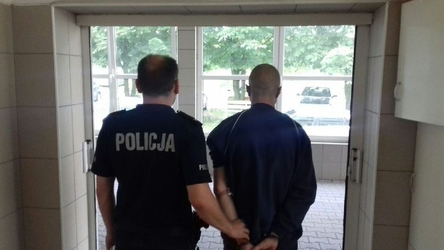 26-letniemu mieszkańca powiatu wieluńskiego aresztowano pod zarzutem zabójstwa rok młodszego mężczyzny