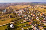 Oto największe wsie w powiecie opatowskim. Niektóre mają powyżej 1000 mieszkańców!