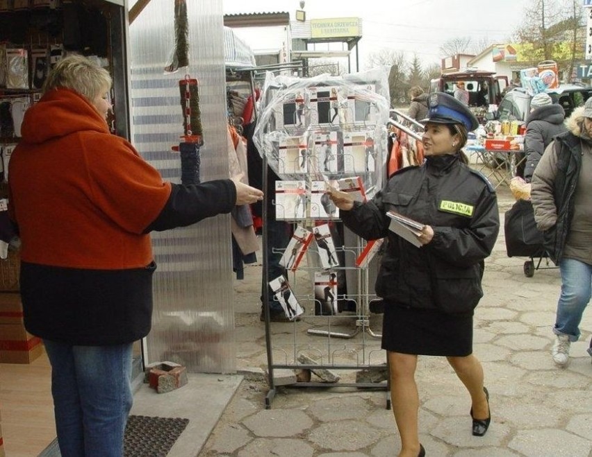 Dzisiaj policjanci pojawili się między na dwóch...