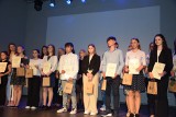 Laureaci szkolnych konkursów odebrali gratulacje. Dla nich nauka jest ważna