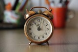Kiedy przestawiamy zegarki? Kiedy zmiana czasu na czas letni? 