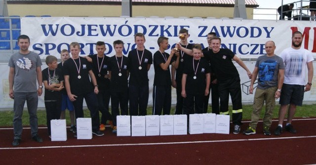 Młodzieżowa Drużyna Pożarnicza chłopców z Kotuszowa do zawodów przygotowywana była przez druha Michała Klamczyńskiego