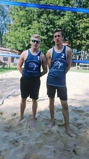 Siatkówka plażowa: Karol Wojna i Przemysław Serwata byli najlepsi w Baryczy